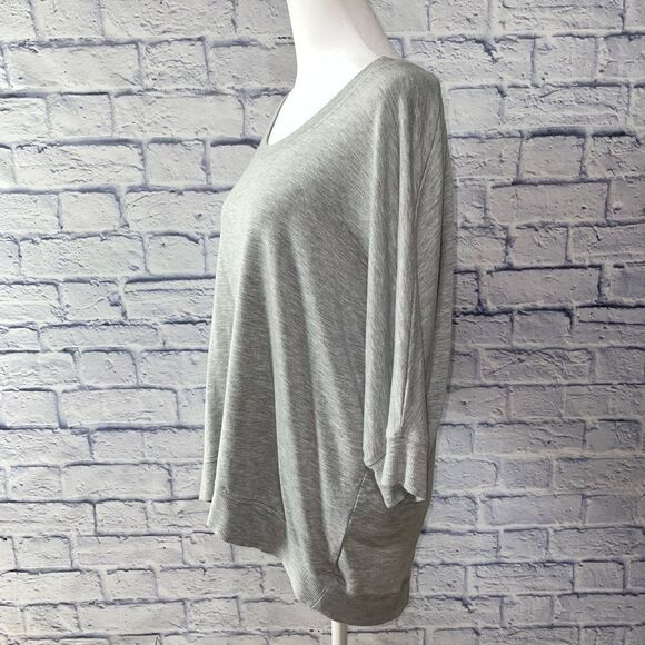 Cabi Center Tee #5554 - Picture 3 of 13